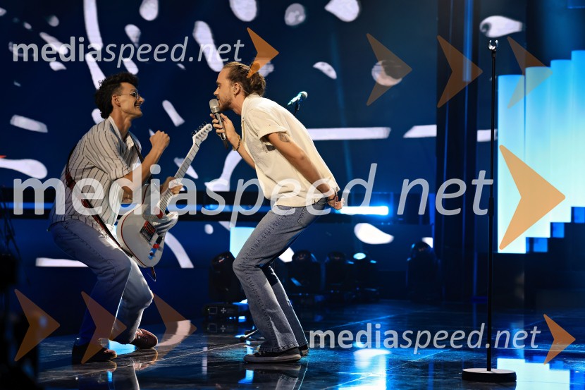  ... ;  Rok Ahačevčič, skupina Lumberjack44. festival Melodije morja in sonca, zmagovalec Dare Kaurič