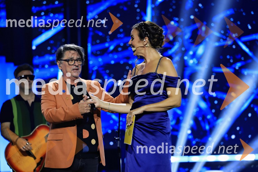  Dare Kaurič, pevec;  Lorella Flego, voditeljica44. festival Melodije morja in sonca, zmagovalec Dare Kaurič