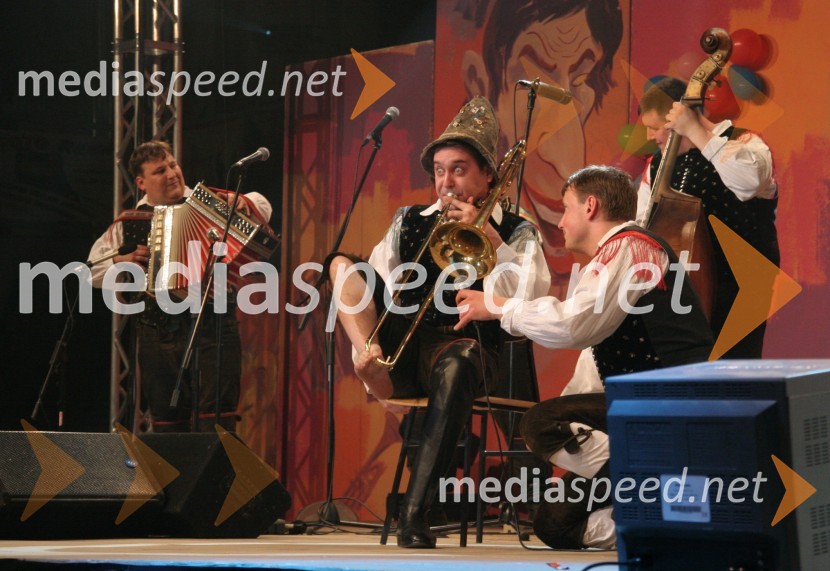 Okrogli muzikantiParada humorja 2006