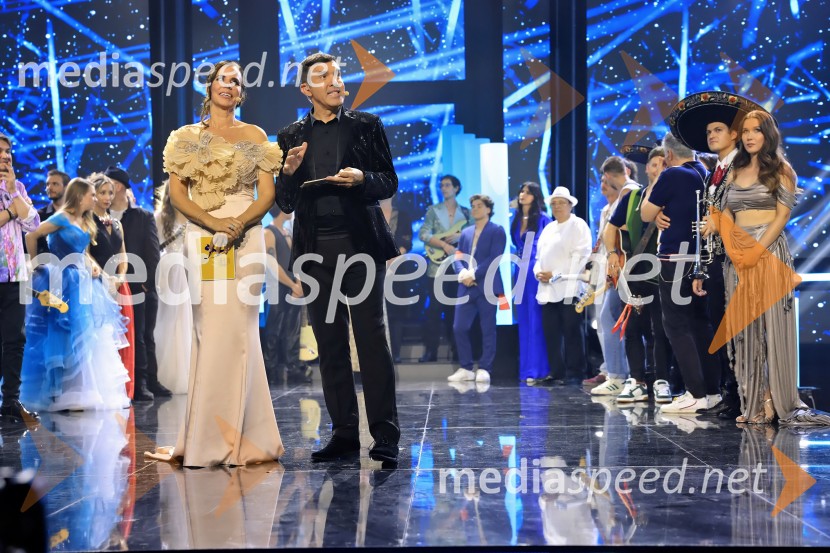  Lorella Flego, voditeljica;  Mario Galunič, TV voditelj44. festival Melodije morja in sonca, zmagovalec Dare Kaurič