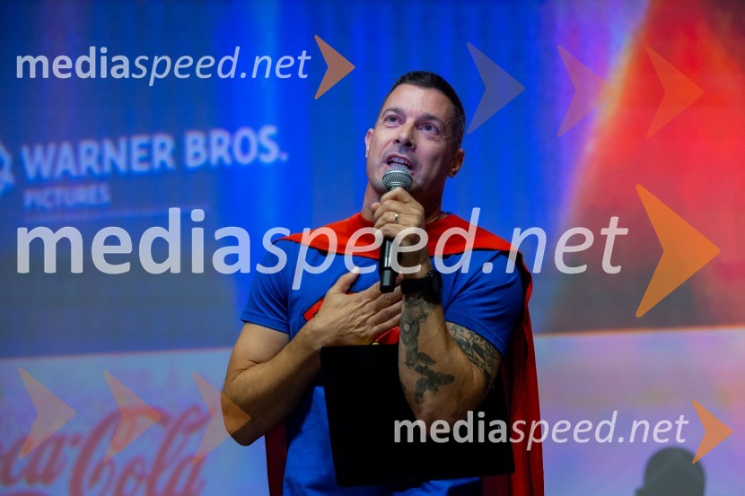  Klemen Bučan, radijski voditelj, stand-up komik, DJVečer superjunakov z legendarnim Supermanom v Cineplexx Ljubljana