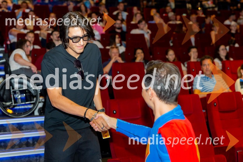  ... ;  Matic  Gaiser, cosplayer, costumerVečer superjunakov z legendarnim Supermanom v Cineplexx Ljubljana