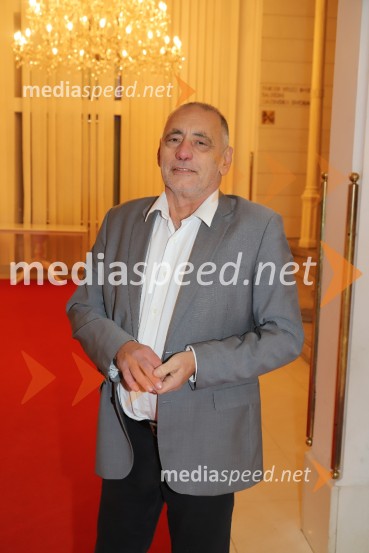  Dušan Erjavec, ravnatelj, Srednja šola za gostinstvo in turizem MariborPoslovil se je Dušan Erjavec, dolgoletni ravnatelj mariborske Srednje šole za gostinstvo in turizem