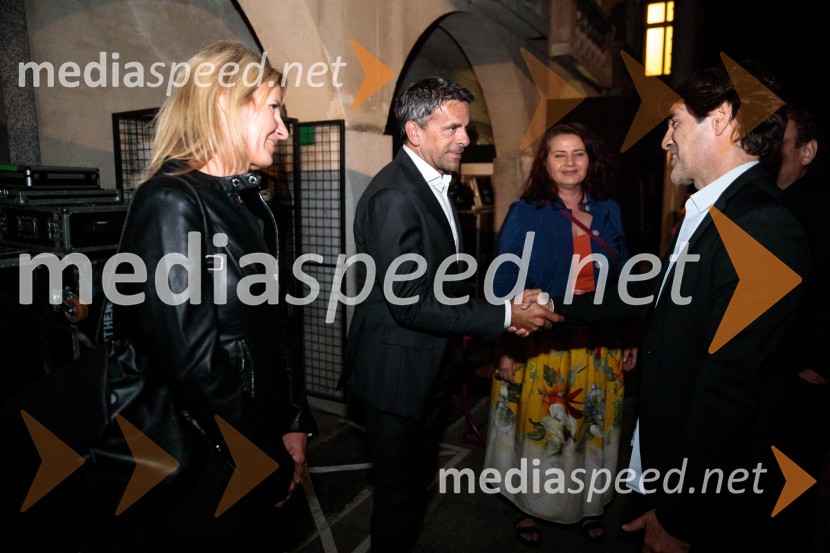  Milena Polutnik Fonovič, OTP banka;  Uroš  Fonovič, direktor, Lunos Slovenija;  Mateja Demšič, načelnica odbora za kulturo MOL;  Edward Clug, umetniški direktor, Balet SNG MariborBaletni večer Edwarda Cluga na Ljubljana Festivalu