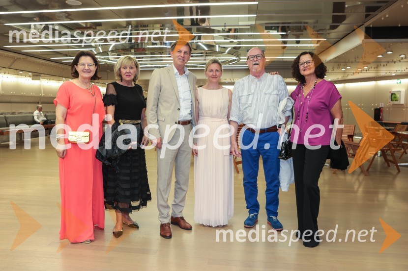  ... ;  Edita Benko Toplak; prof. dr. Miro Cerar, nekdanji predsednik Vlade Republike Slovenije ;  ... ;  Tomaž Domicelj, glasbenik;   Irena Brunec - Tébi, kiparka in slikarkaFantom iz opere, slavni muzikal na Ljubljana festivalu