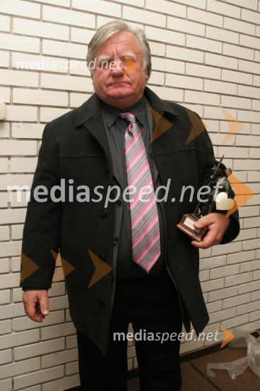 Tone Partljič, prevzel nagrado Vitez dobre volje v imenu Janeza DrnovškaParada humorja 2006