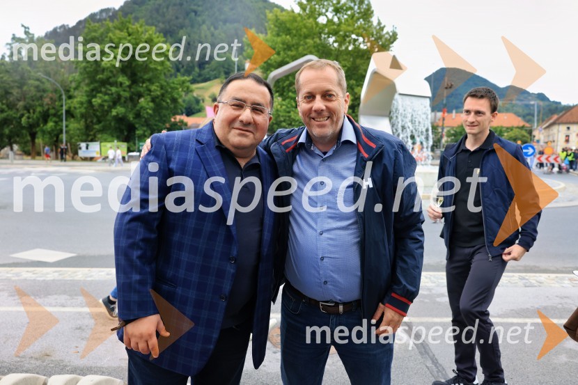  Valery Arakelov, direktor in lastnik podjetja Terme Resort d.o.o.;  ... 60. festival Pivo in cvetje 2025 odprli Magnifico, Šank Rock, Jan Plestenjak, Luka Basi in Dejan Dogaja
