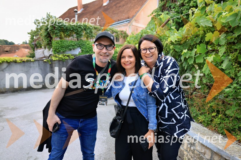  Miha  Mirt, direktor STIK Laško;  ... ;  Dubravka Kalin, generalna direktorica, Direktorat za turizem na Ministrstvu za gospodarstvo, turizem in šport60. festival Pivo in cvetje 2025 odprli Magnifico, Šank Rock, Jan Plestenjak, Luka Basi in Dejan Dogaja