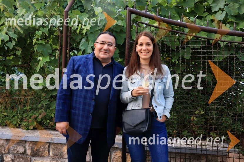  Valery Arakelov, direktor in lastnik podjetja Terme Resort d.o.o.;  ... 60. festival Pivo in cvetje 2025 odprli Magnifico, Šank Rock, Jan Plestenjak, Luka Basi in Dejan Dogaja