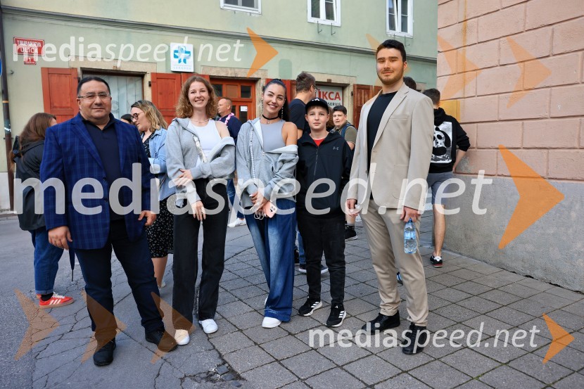  Valery Arakelov, direktor in lastnik podjetja Terme Resort d.o.o.;  ... ;  ... ;  ... ;  ... 60. festival Pivo in cvetje 2025 odprli Magnifico, Šank Rock, Jan Plestenjak, Luka Basi in Dejan Dogaja