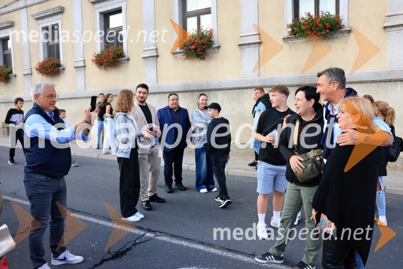  Matjaž Han, minister za gospodarstvo, turizem in šport;  ... ;  Borut Pahor, nekdanji predsednik Republike Slovenije;  ... 60. festival Pivo in cvetje 2025 odprli Magnifico, Šank Rock, Jan Plestenjak, Luka Basi in Dejan Dogaja