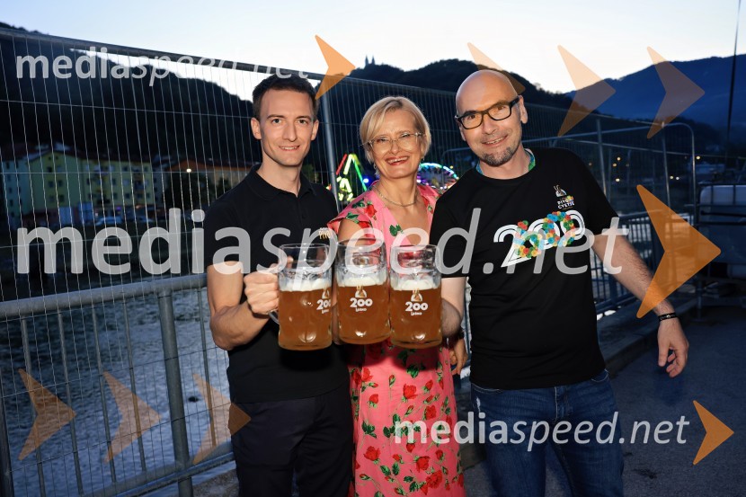  Marko Šantej, župan, Občina Laško;  Marta Bulhak, direktorica Pivovarna Laško Union;  Miha  Mirt, direktor STIK Laško60. festival Pivo in cvetje 2025 odprli Magnifico, Šank Rock, Jan Plestenjak, Luka Basi in Dejan Dogaja