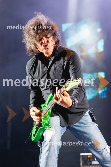  Bor Zuljan, kitarist, Šank rock60. festival Pivo in cvetje 2025 odprli Magnifico, Šank Rock, Jan Plestenjak, Luka Basi in Dejan Dogaja