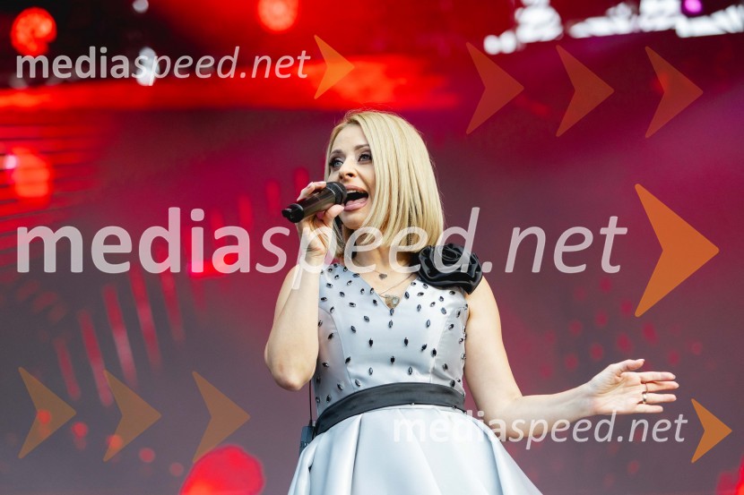  Marjetka Vovk, pevka, duo Maraaya60. festival Pivo in cvetje 2025 odprli Magnifico, Šank Rock, Jan Plestenjak, Luka Basi in Dejan Dogaja