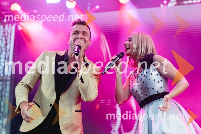  Luka Basi, pevec;  Marjetka Vovk, pevka, duo Maraaya60. festival Pivo in cvetje 2025 odprli Magnifico, Šank Rock, Jan Plestenjak, Luka Basi in Dejan Dogaja