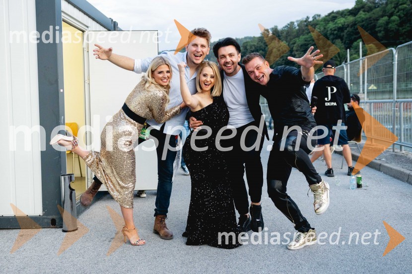  Nastja  Gabor, pevka;  Marjetka Vovk, pevka, duo Maraaya;  Til Čeh, pevec;  Aleš Vovk - Raay, glasbenik, duo Maraaya;  Luka Basi, pevec60. festival Pivo in cvetje 2025 odprli Magnifico, Šank Rock, Jan Plestenjak, Luka Basi in Dejan Dogaja