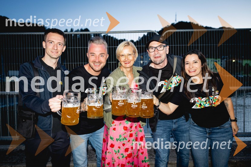  Marko Šantej, župan, Občina Laško;  Dejan Krajnc, Dejan Dogaja;  Marta Bulhak, direktorica Pivovarna Laško Union;  Miha  Mirt, direktor STIK Laško;  Jana Morelj, radijska in TV voditeljica60. festival Pivo in cvetje 2025 odprli Magnifico, Šank Rock, Jan Plestenjak, Luka Basi in Dejan Dogaja