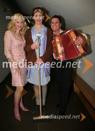 Nataša Tič Ralijan, igralka v vlogi Ana Lize, Lucija Čirović, igralka v vlogi Fate in Fraj Toni, Atomik HarmonikParada humorja 2006