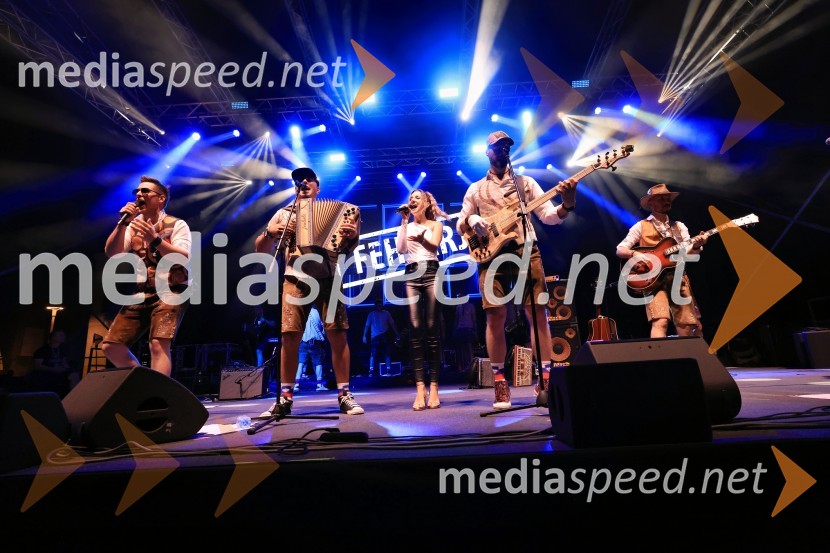  Domen Kovač, skupina Fehtarji;  Blaž Jenkole, skupina Fehtarji;  ... ;  Samo Kališnik, skupina Fehtarji;  Matic Plevel, skupina FehtarjiPivo in cvetje 2025, sobota, na odrih Severina, Vlado Kreslin, Big foot Mama, Joker Out, Fehtarji, Flirt