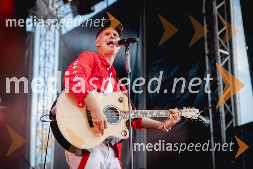  Rok  Lunaček, pisec besedil, aranžer in pevecPivo in cvetje 2025, sobota, na odrih Severina, Vlado Kreslin, Big foot Mama, Joker Out, Fehtarji, Flirt