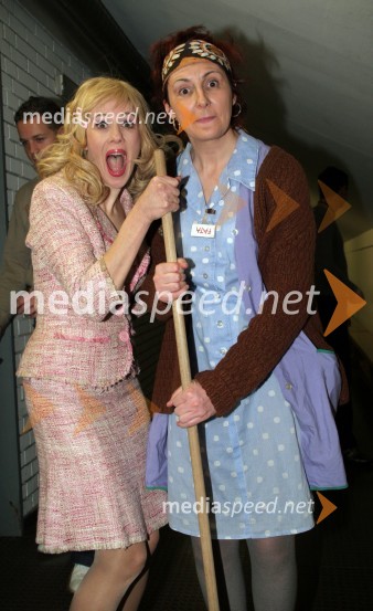 Nataša Tič Ralijan, igralka v vlogi Ana Lize in Lucija Čirović, igralka v vlogi FateParada humorja 2006