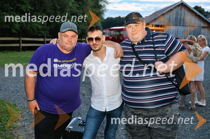  ... ;  Mark  Tivadar, glasbenik;  ... Piknik pod kozolcem na posestvu Štajerski cvet