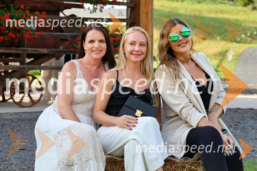  ... ; dr. Katja Rašič, Ministerstvo za infostrukturo;  Marina Janže, podjetnicaPiknik pod kozolcem na posestvu Štajerski cvet