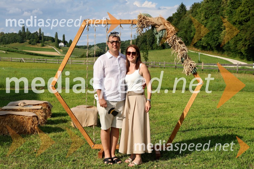 Piknik pod kozolcem na posestvu Štajerski cvet