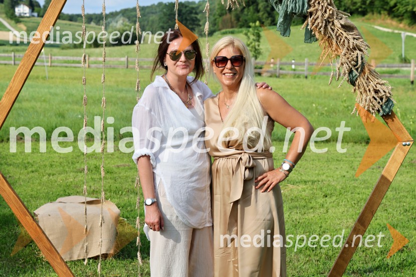 Piknik pod kozolcem na posestvu Štajerski cvet