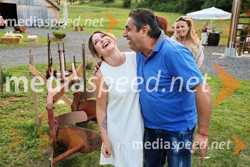  ... ;  Saša Kostić, pevecPiknik pod kozolcem na posestvu Štajerski cvet