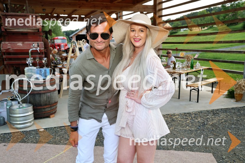 Piknik pod kozolcem na posestvu Štajerski cvet