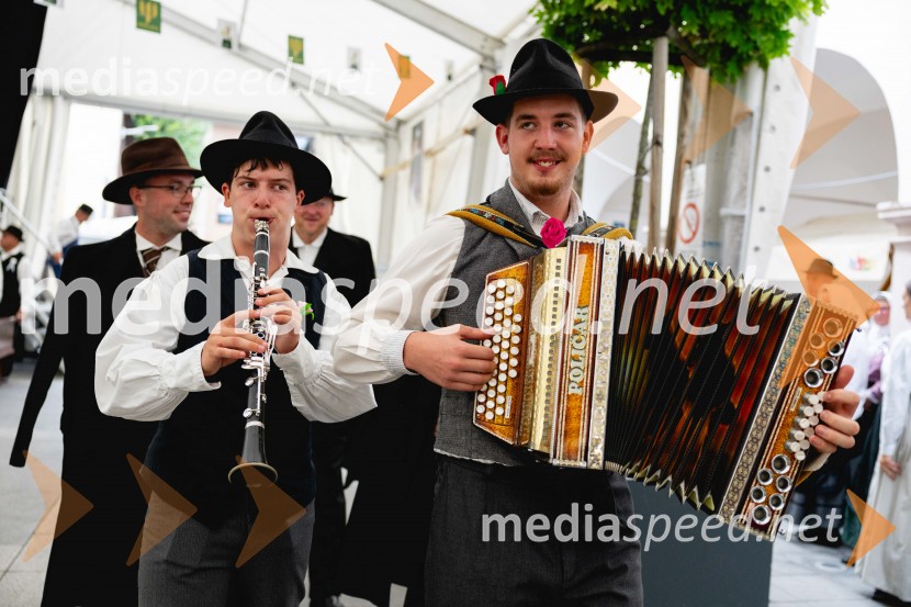 Pivo in cvetje 2025, ohcet in zaključna povorka