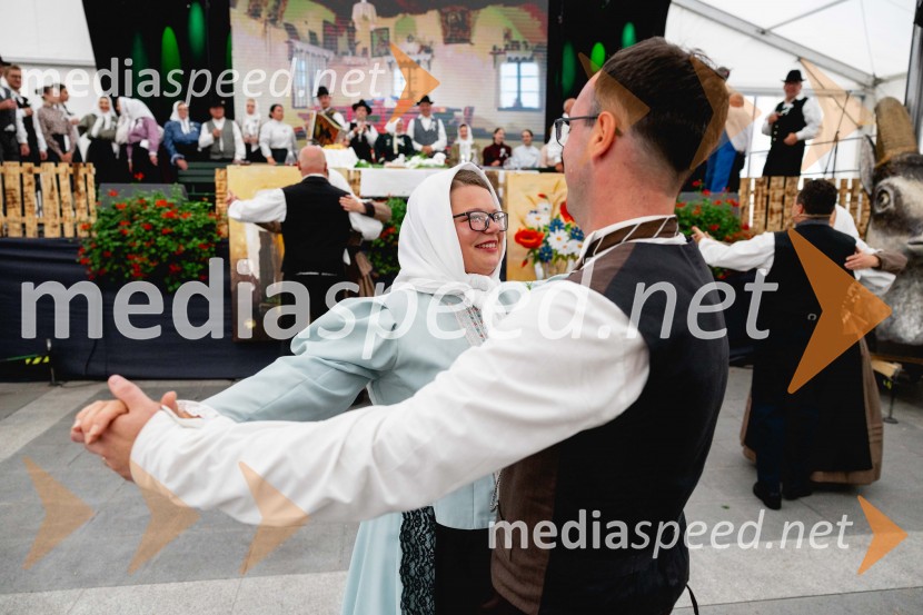  Anja Majoranc;  Matej MajorancPivo in cvetje 2025, ohcet in zaključna povorka