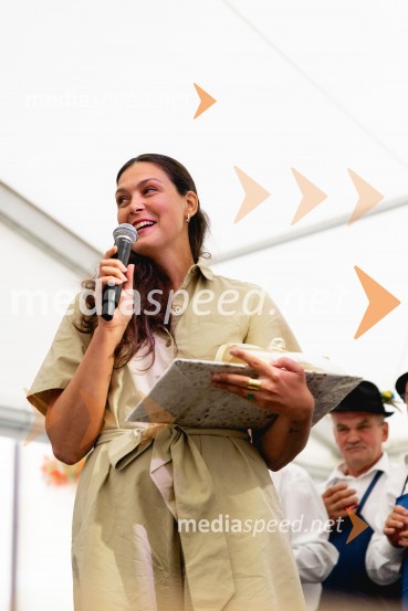  Tina Belej, vodja trajnosti in korporativne vključenosti Pivovarna Laško UnionPivo in cvetje 2025, ohcet in zaključna povorka