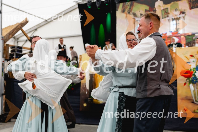 Pivo in cvetje 2025, ohcet in zaključna povorka