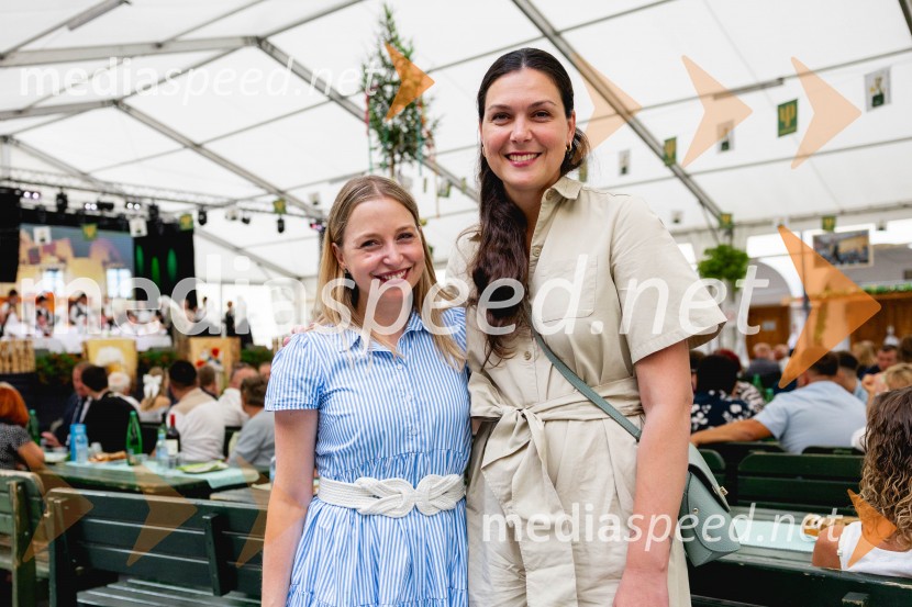  ... ;  Tina Belej, vodja trajnosti in korporativne vključenosti Pivovarna Laško UnionPivo in cvetje 2025, ohcet in zaključna povorka