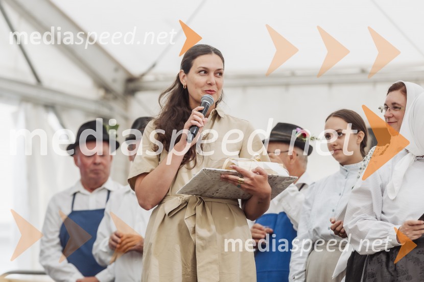  Tina Belej, vodja trajnosti in korporativne vključenosti Pivovarna Laško UnionPivo in cvetje 2025, ohcet in zaključna povorka