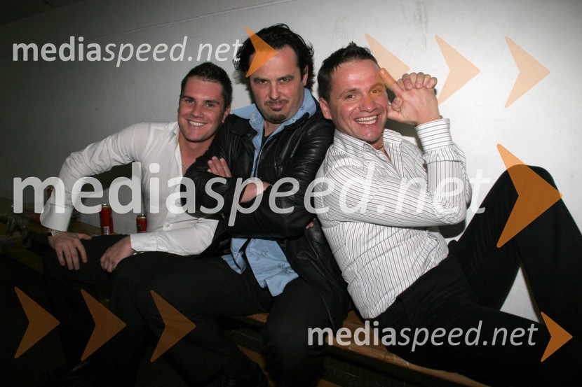 Jani Pavec in Fraj Toni, Atomik Harmonik ter Jernej Kuntner, igralec (na sredini)Parada humorja 2006