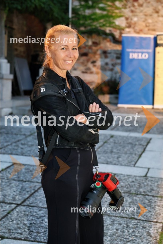  Darja Štravs Tisu, radijska voditeljica, glasbenica in fotografinjaRobben Ford in Chris Minh Doky, Ljubljana Festival