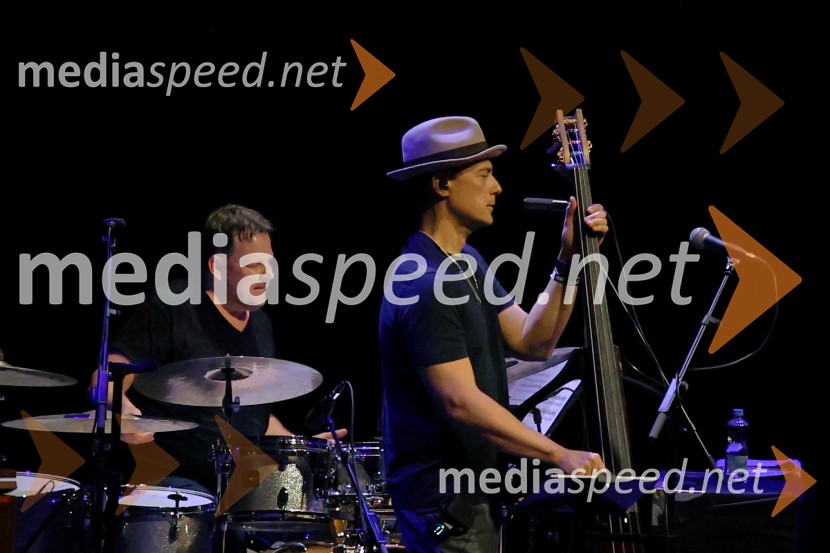  Chris Minh Doky, basistRobben Ford in Chris Minh Doky, Ljubljana Festival
