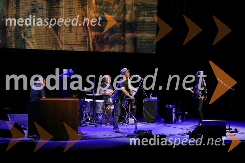  Chris Minh Doky, basist;  Robben Ford, kitaristRobben Ford in Chris Minh Doky, Ljubljana Festival