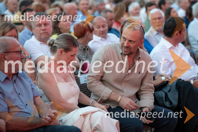  Barbara Plavec Brodnjak;  Blaž Brodnjak, predsednik uprave NLB, Manager leta 2022Maksim Mrvica na Festivalu Arsana