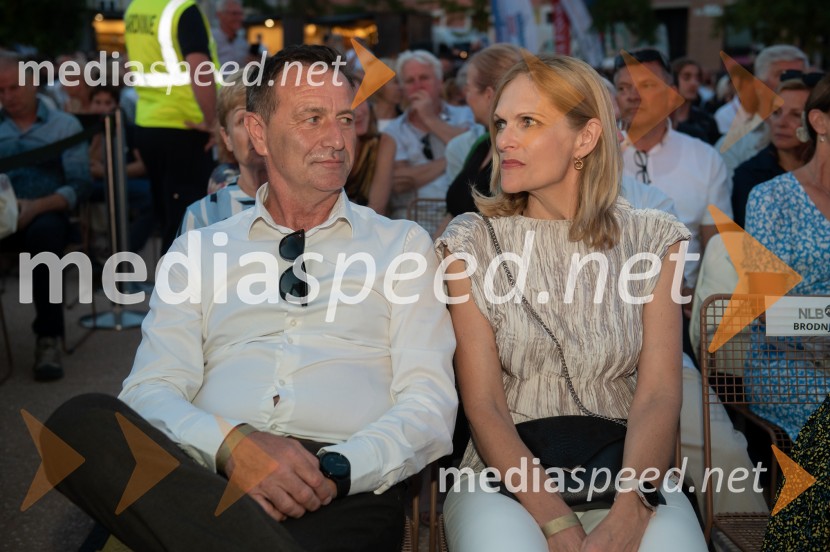  Neven Bosilj, župan Varaždina;  Željka BosiljMaksim Mrvica na Festivalu Arsana