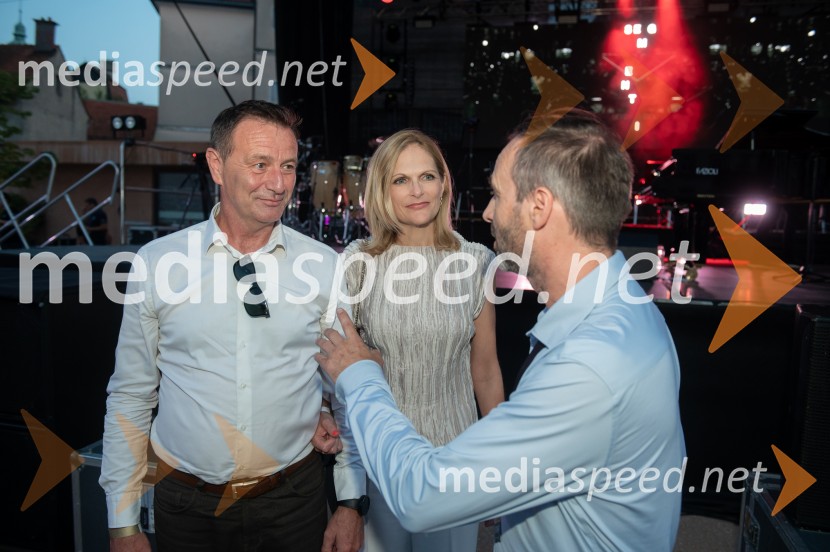  Neven Bosilj, župan Varaždina;  Željka Bosilj;  Mladen Delin, direktor festivala ArsanaMaksim Mrvica na Festivalu Arsana