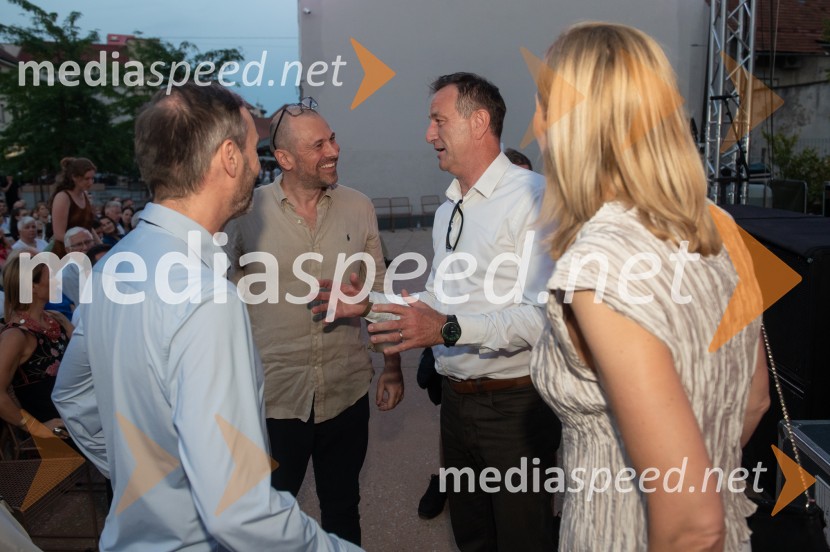  Mladen Delin, direktor festivala Arsana;  Blaž Brodnjak, predsednik uprave NLB, Manager leta 2022;  Neven Bosilj, župan Varaždina;  Željka BosiljMaksim Mrvica na Festivalu Arsana