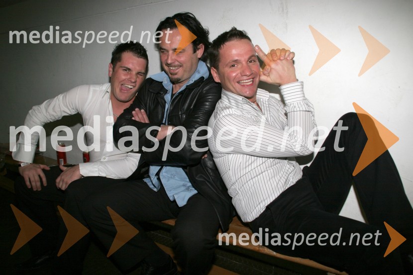 Jani Pavec in Fraj Toni, Atomik Harmonik ter Jernej Kuntner, igralec (na sredini)Parada humorja 2006