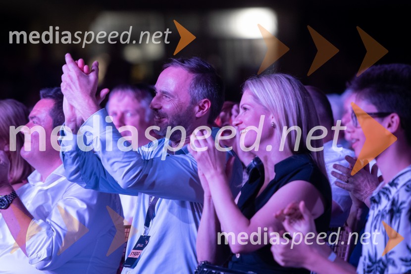  Mladen Delin, direktor festivala Arsana;  Ana Delin, pevka, Vox ArsanaMaksim Mrvica na Festivalu Arsana