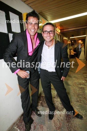 Domen Kumer, zmagovalec 40. Festivala narečne popevke 2009 in Mišo Kontrec, avtor glasbe in besedila zmagovalne skladbe po mnenju žirije40. Festival narečnih popevk 2009