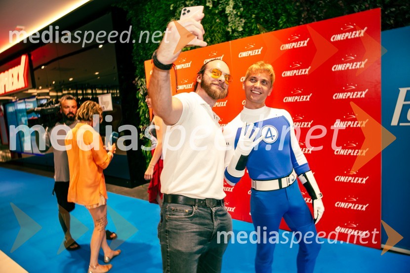  Jan Strmšek;  Matic  Gaiser, cosplayer, costumerVečer superjunakov s filmom Fantastični 4: prvi koraki v Cineplexx Ljubljana