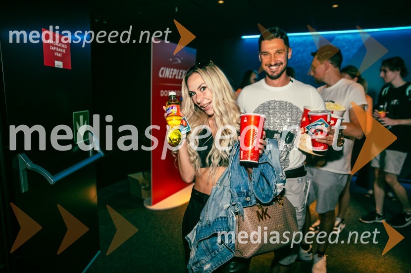  Patricija Štifter - RIYA, model, pevka, tiktokerka;  Aljaž  GazdekVečer superjunakov s filmom Fantastični 4: prvi koraki v Cineplexx Ljubljana